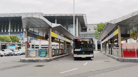 綠色科技，閃耀夷陵 比亞迪國(guó)內(nèi)首批純電動(dòng)鉸接車投運(yùn)宜昌