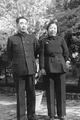 周总理逝世43周年，重温他与妻74封情书，他们的情话让人泪流满面