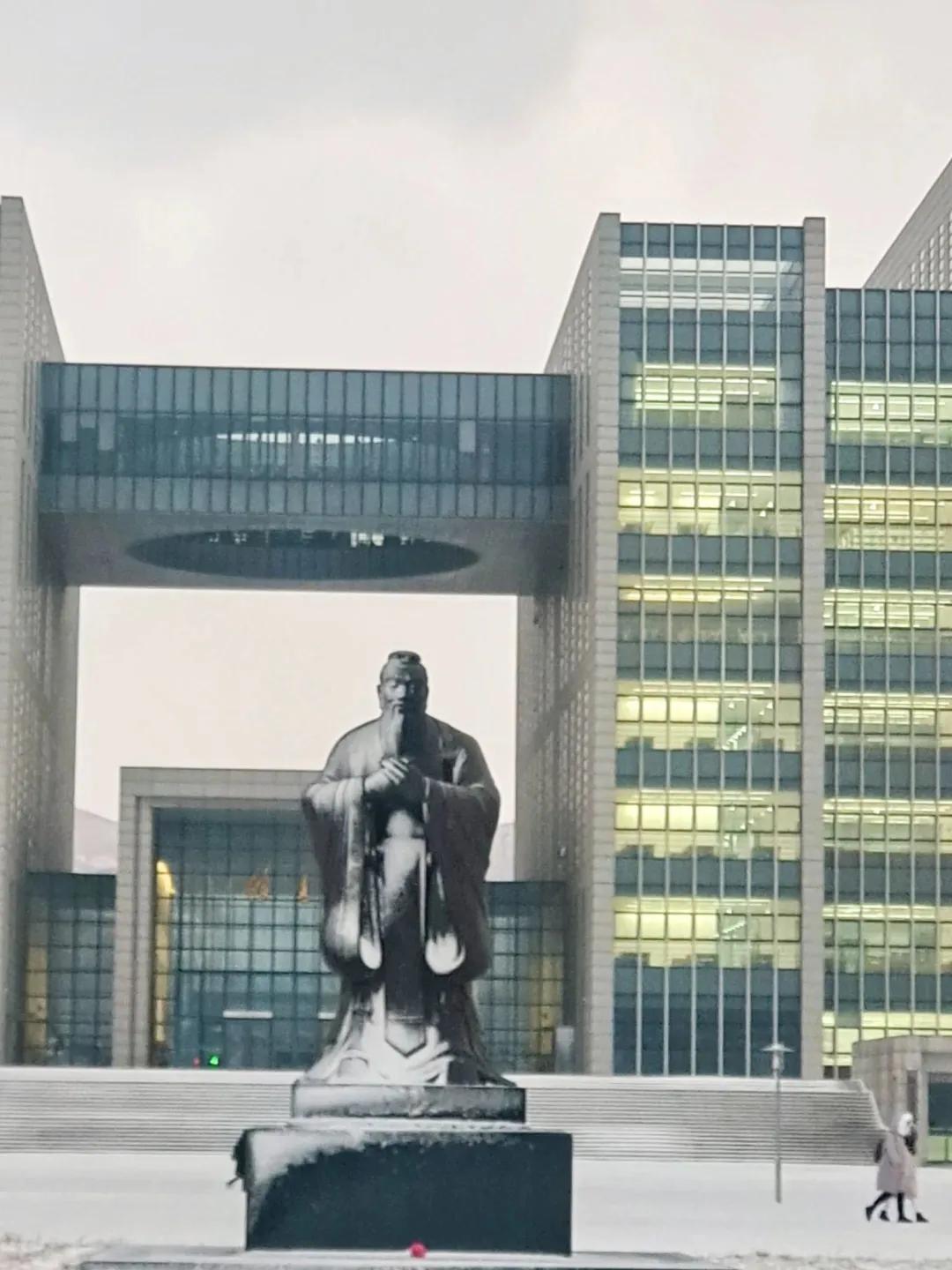 属于你我的，山师四季