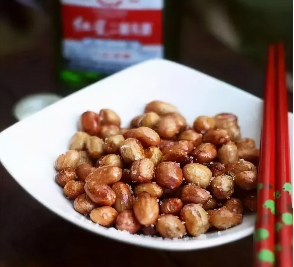 喝酒时不能碰花生米？医生提示：这3种食物尽量不要做“下酒菜”