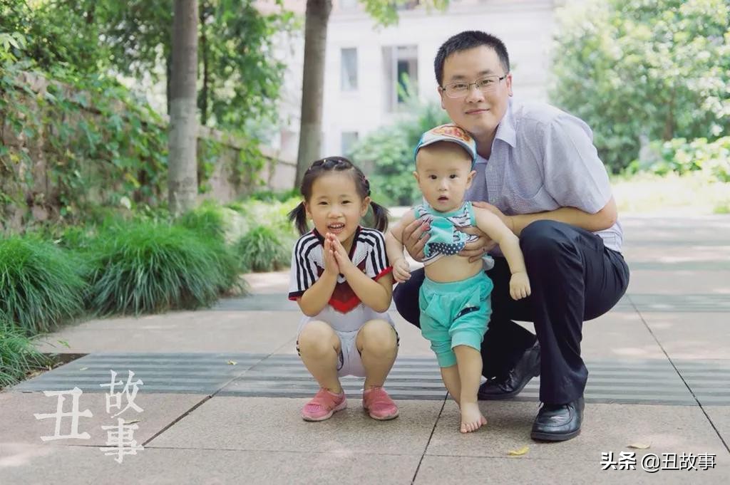 和大学同学挤在阁楼上睡了一晚，我的人生就被改变了