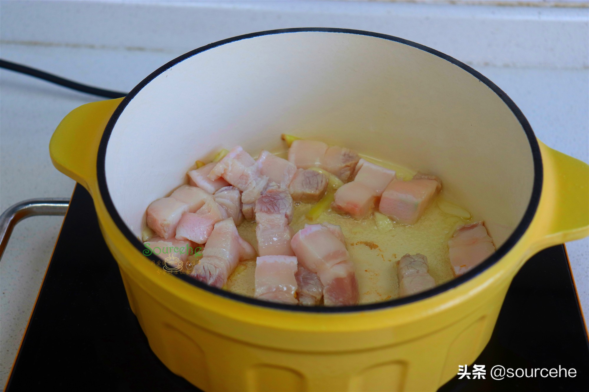 五花肉燉土豆,五花肉燉土豆的做法