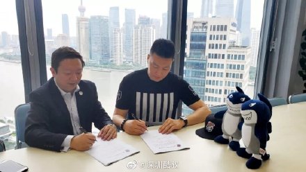 cba李根高中哪里(李根加盟上海，2.16米男篮内线曝首选NBA，下年谈何争冠？)