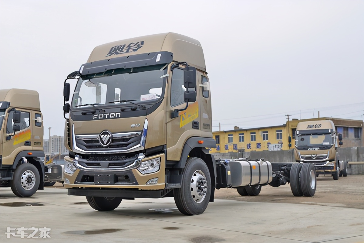 搭载6缸发动机,配70方大货厢,实拍福田奥铃大黄蜂快递载货车