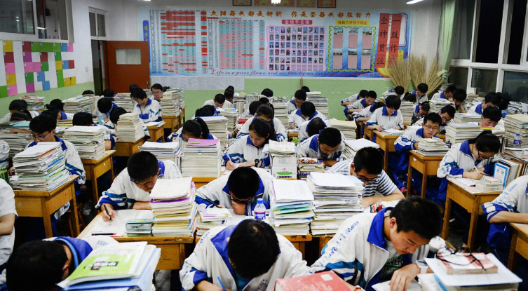 2022年恐成“高考最难年”，三大变化要重视，部分学生或无缘本科