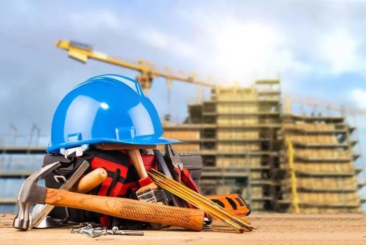 建筑工人在施工现场会遇到哪些风险？到底如何防范？