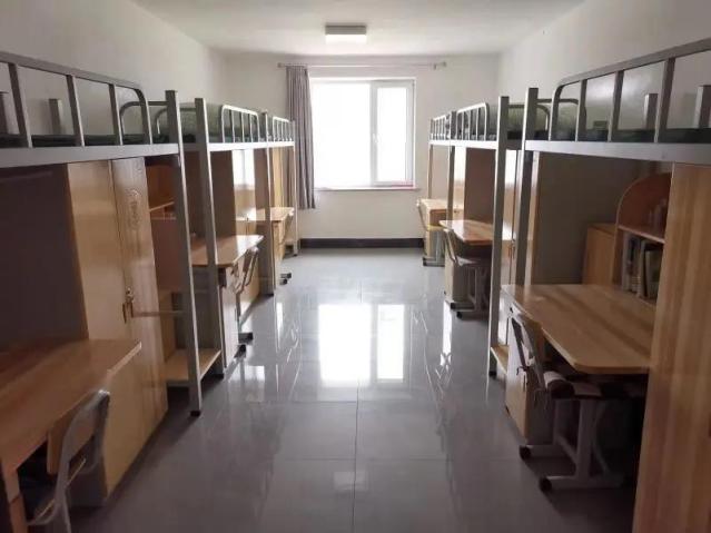 惊艳！东北这所高校：坐拥网红餐厅、高配宿舍，四季堪称神仙颜值