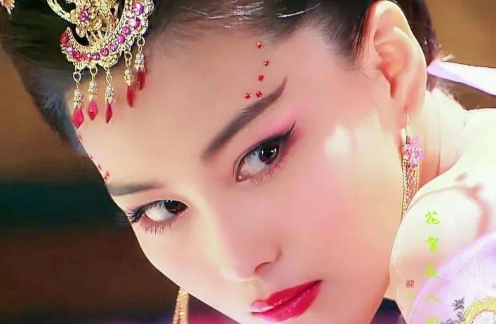 狐狸眼男生图片（5位天生狐狸眼的男明星）