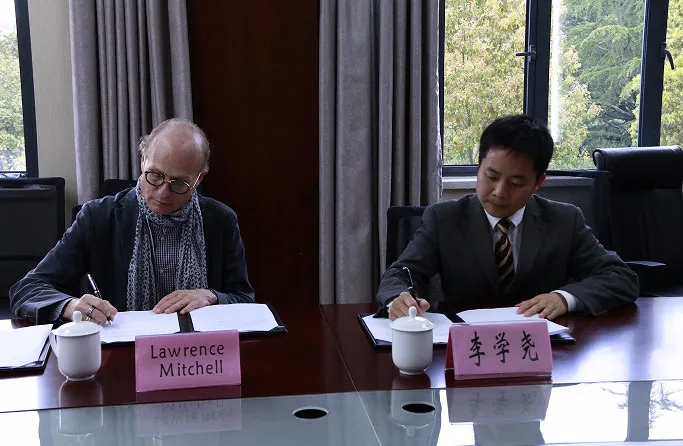 浙大再传性侵案：女博士遭导师性骚扰跳楼，热搜为何悄无声息？