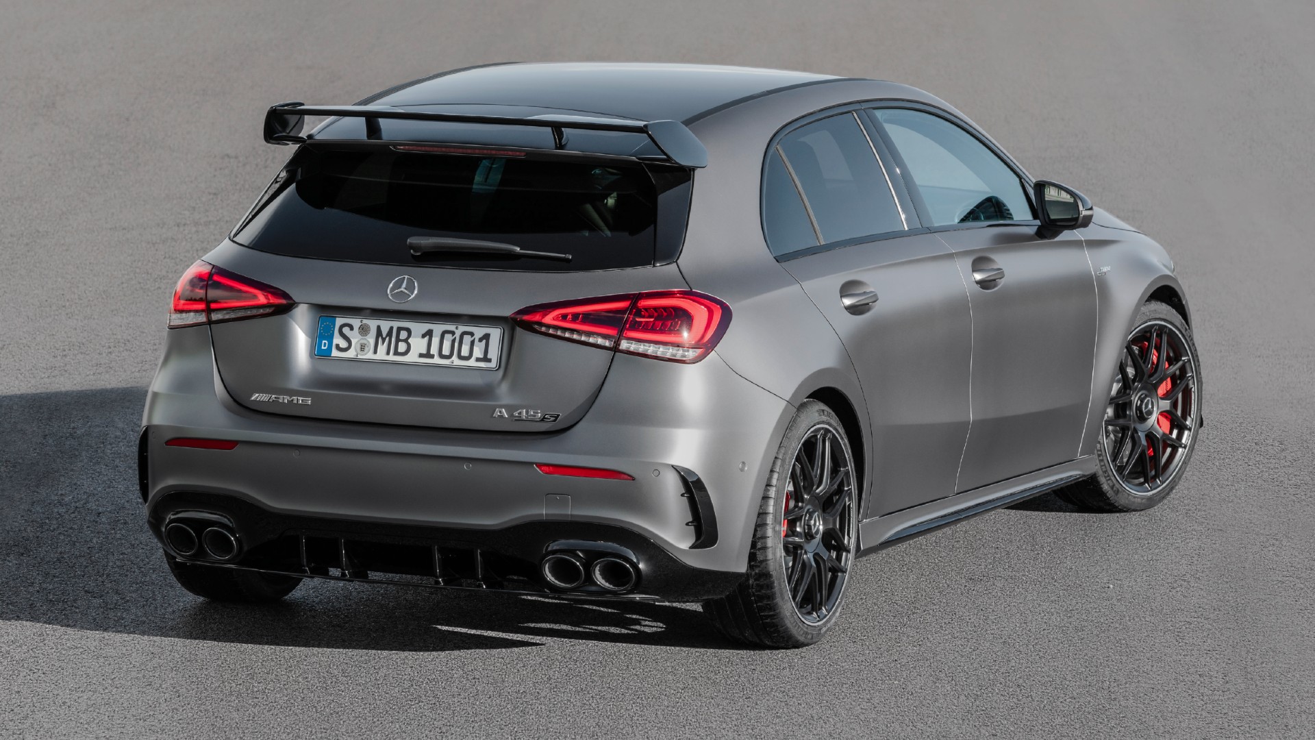 2022款奥迪rs3掀背车对比奔驰amg a45 s