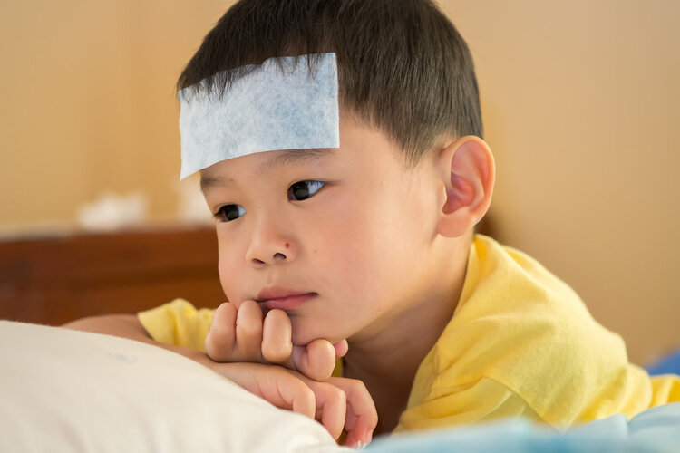 孩子发烧别慌，正确应对是关键