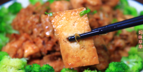 鸡肉怎么做，加两个鸡蛋，香而不腻，肉嫩好吃，一次2斤不够吃