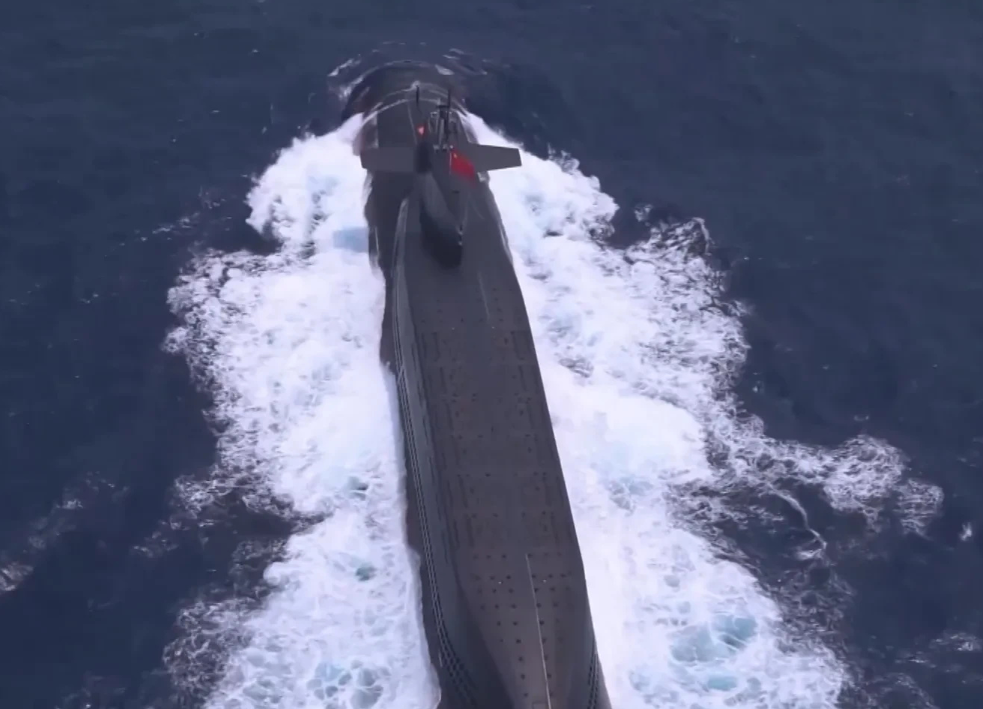 首次亮相,代表我国最高水平的长征18号核潜艇,同美俄相比如何?