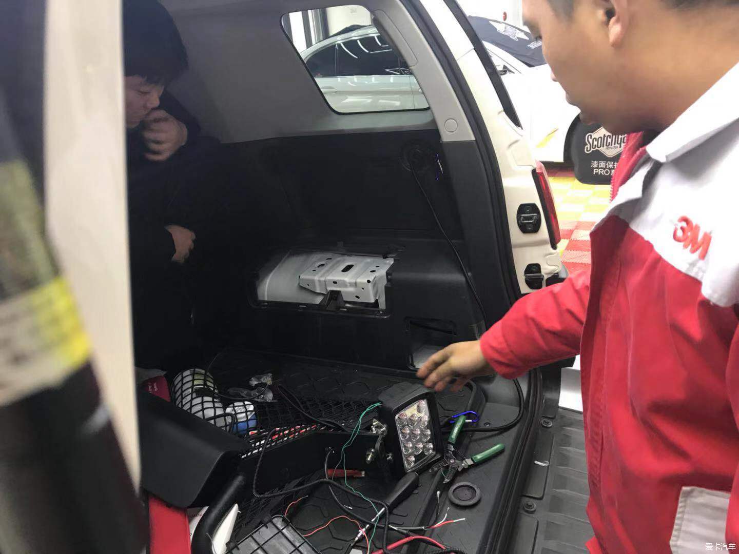 奶爸的自驾“遛娃神器”？丰田FJ酷路泽提车，轻度改装分享