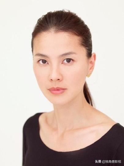一名47岁的日本明星Vudata Thang宣布，它是一个25岁的模型，持有牙医证书。