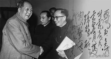 毛泽东诗词赏析：《七律·长征》的艺术特色与革命情怀