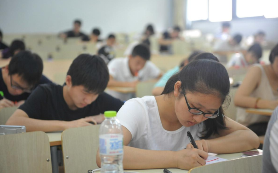 大学毕业能考四六级吗（大一学生不能报考英语四级）