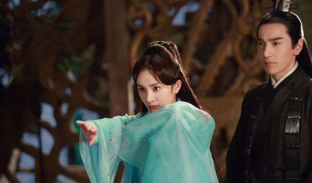 杨幂的豪放情史：征服3名男星，成为50亿资本大佬，自称前任人脉