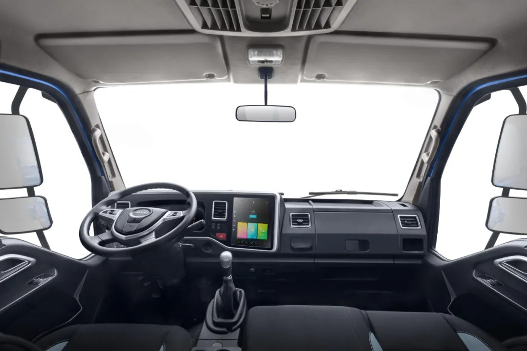 ���д��¡�ǩԼ200̨��������ƾʲô��