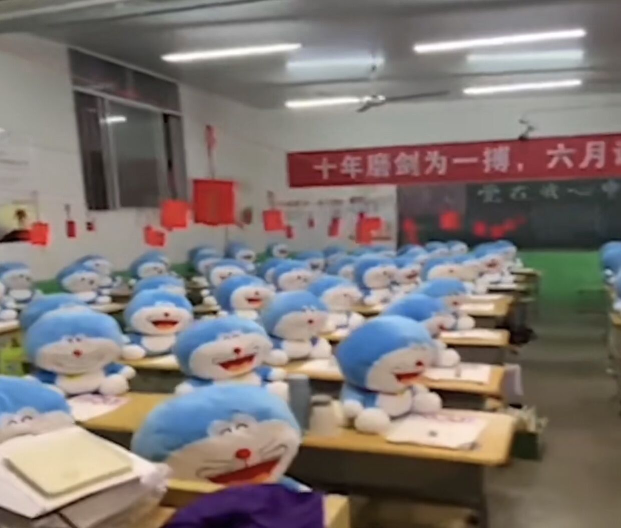 高考前，老师给学生买“神秘礼物”羡煞旁人，这是什么神仙老师？