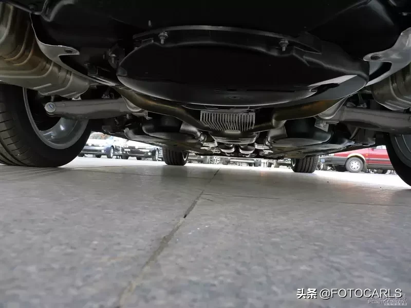 4座版大众辉腾6.0L W12实拍,售价241.2万,不是迈巴赫请绕路