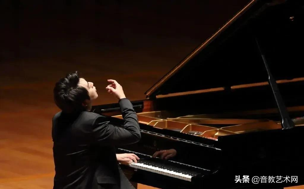 前中国音乐学院钢琴系主任：考过十级后，降回三级练琴