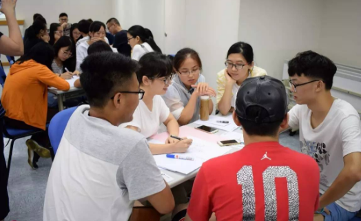 看一个贫困家庭是如何培养出大学生的，这样做值得吗？值得人学习