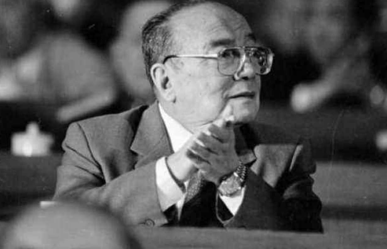 1984年叶剑英病危，中央已准备追悼会，紧急时刻钟南山力挽狂澜