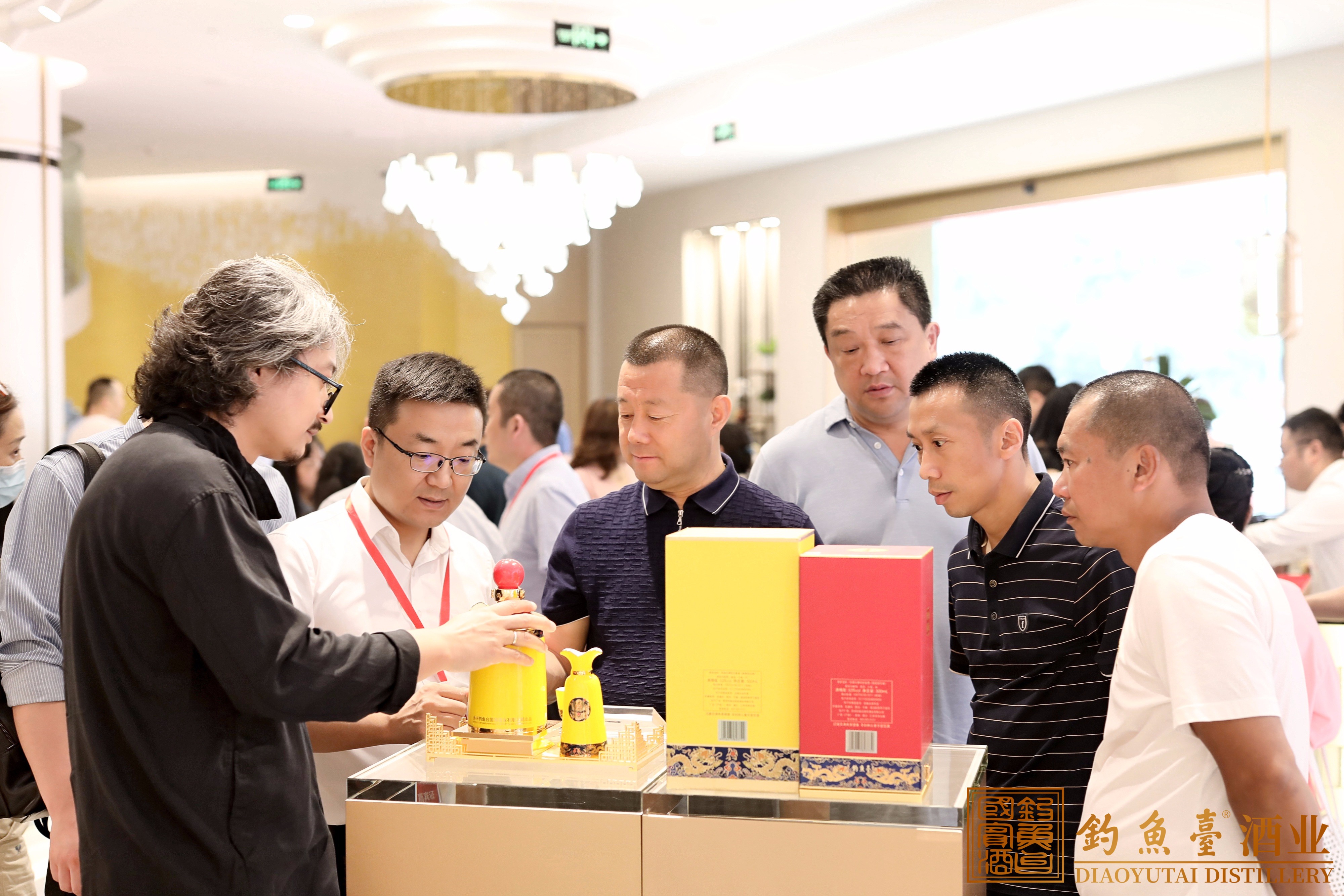 1号馆开业，授权专卖店引大商关注，钓鱼台酒市场化打出组合拳