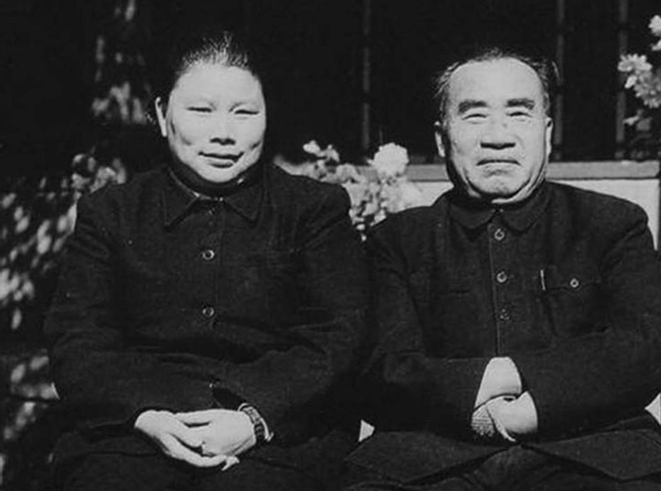 十大元帅和他们的夫人相差几岁：叶剑英相差30岁，林彪相差9岁