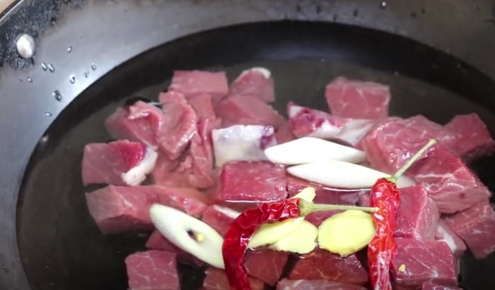 土豆燉牛肉,土豆燉牛肉家常做法