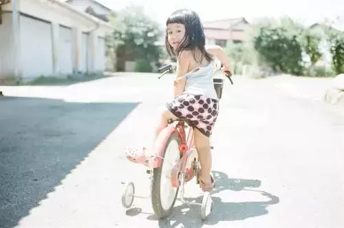 养女儿真的风险很高,如何教会女儿保护自己?