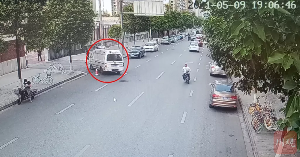 深度还原成都49中学生坠亡事件丨浙江衢州一凉亭垮塌,4人遇难