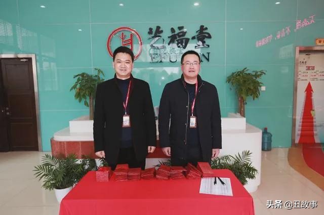 和大学同学挤在阁楼上睡了一晚，我的人生就被改变了