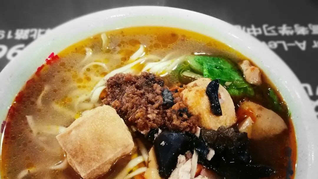 酷！坐拥19个食堂，汇聚8大菜系，武汉这所高校把餐厅打造成了“网红”