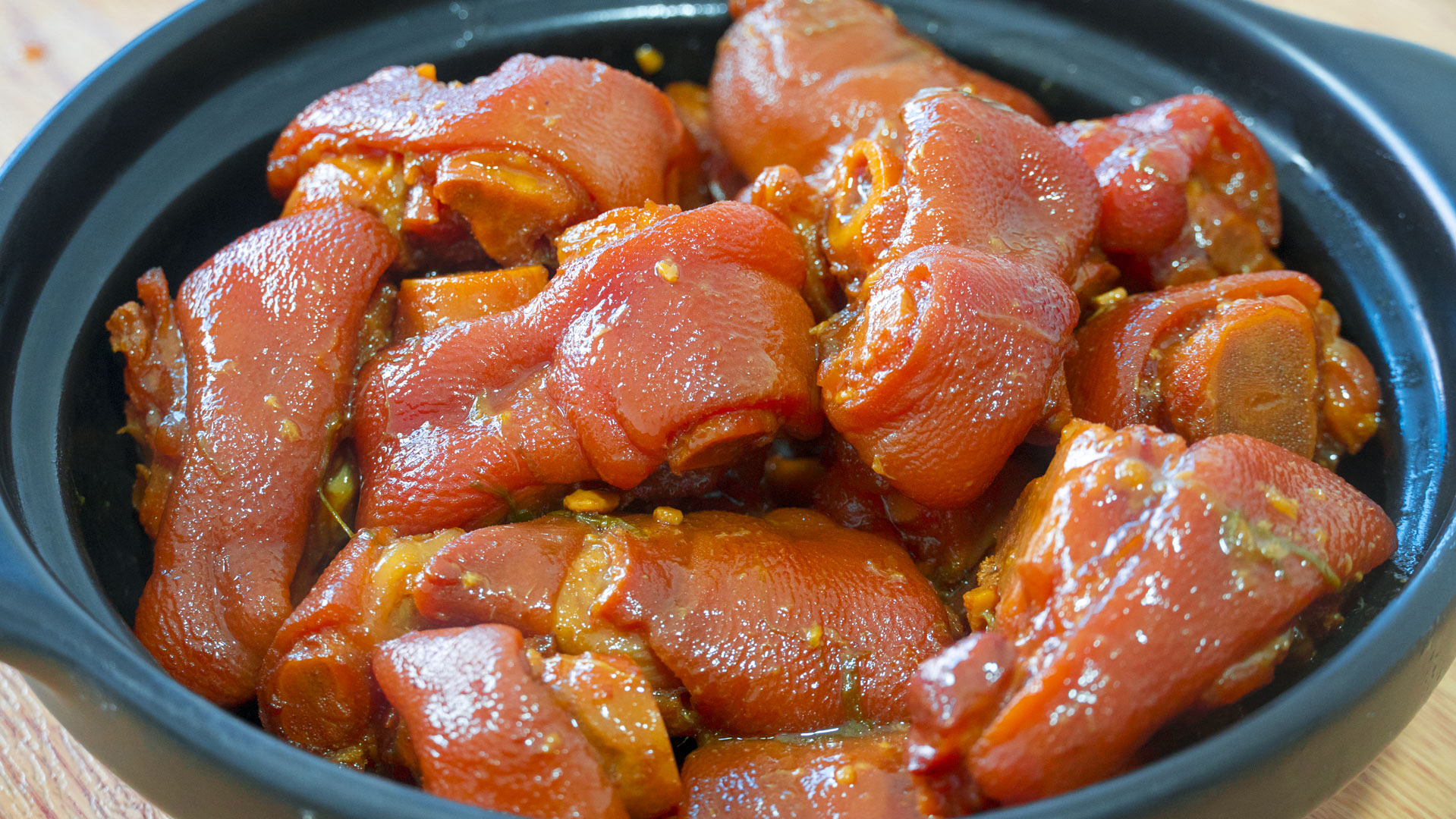 秋冬干燥寒冷，女人要多吃6种食材，补水又驱寒，面如桃花显年轻