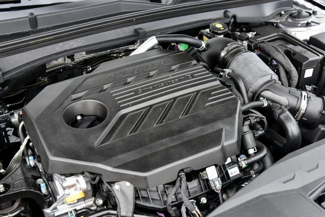 丰田赛那对比起亚嘉华：谁是最佳家用MPV？
