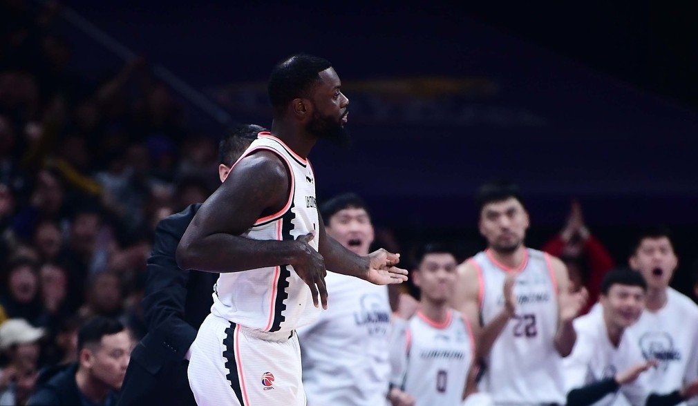 史蒂芬森为什么要退出nba(辽篮为何放弃史蒂芬森？辽媒：融入差不排除签其他顶级外援)