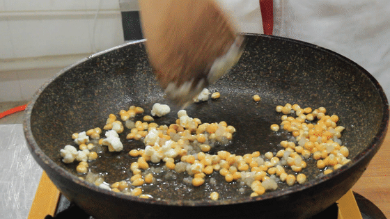 想吃爆米花不用去电影院，大厨教你在家做，操作简单，零失误