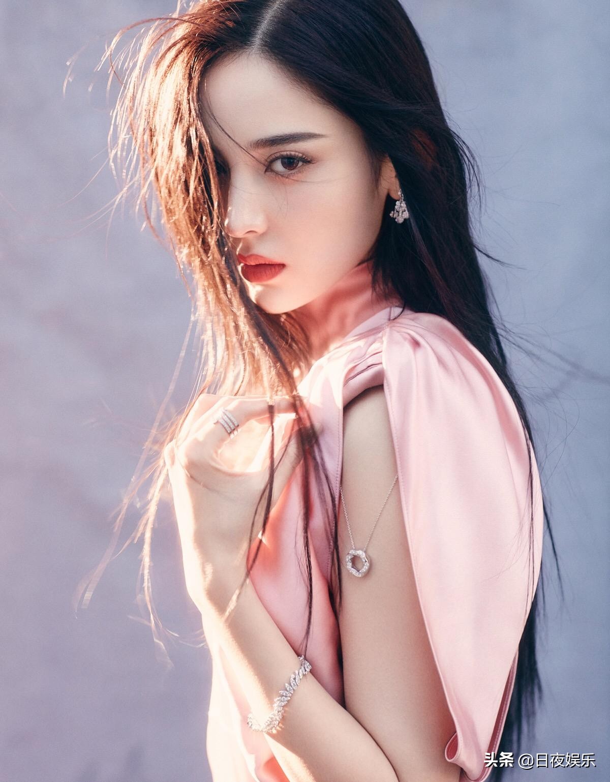 娜扎：静态可可爱爱，动态奇奇怪怪，做自己挺好，演别人不行