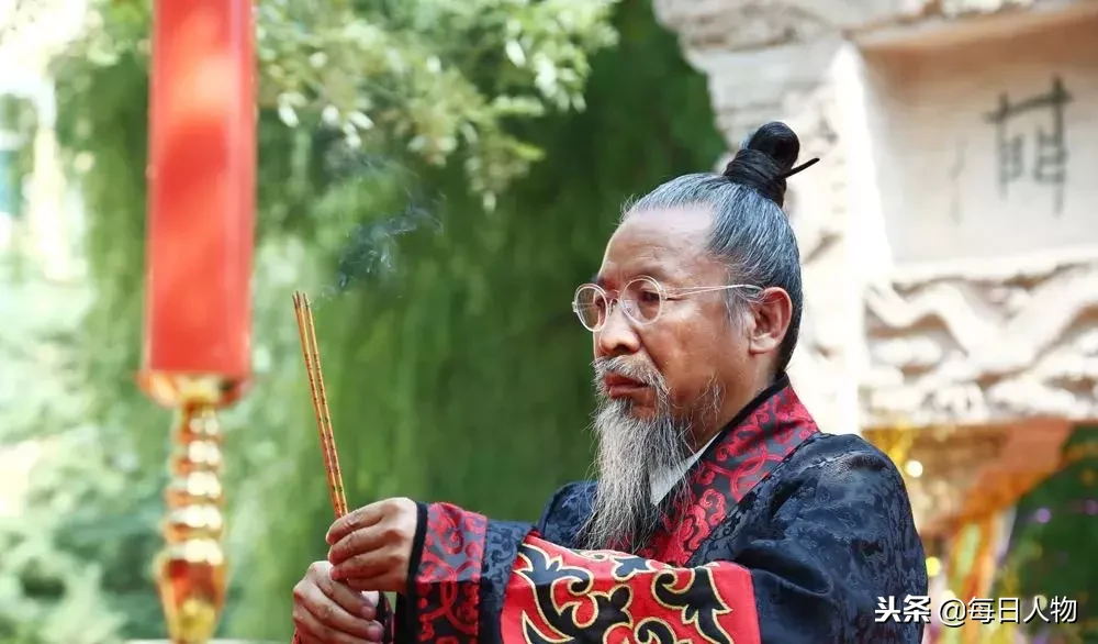 校园可以同时开拍哈利波特和还珠格格，中国最神奇的大学在哪里？