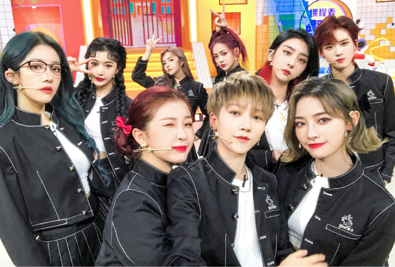内娱女星人气榜：杨紫成功登顶，赵丽颖第五，THE9却成最大赢家