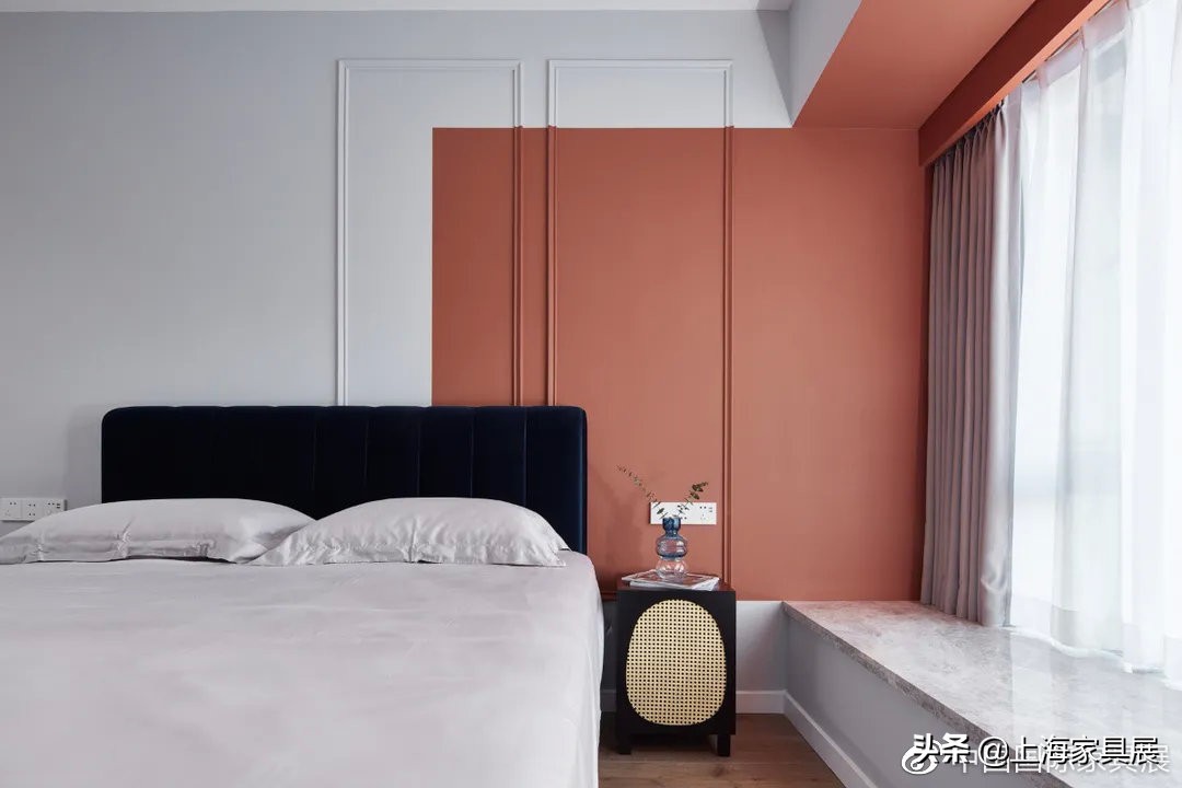 爱马仕橙+蓝跳色，这个150㎡的极简家充满了时尚与活力