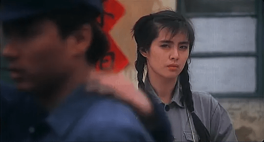 32年前王祖贤这部港片，“破尺度”出演，虽删减8分钟却依然经典