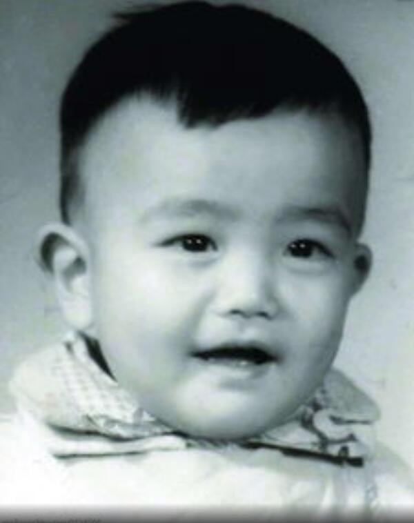 姚明8岁左耳失聪，父母让他练篮球的初衷让人心酸