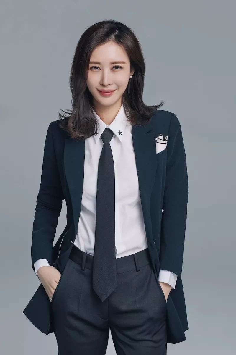 王石和田朴珺生了一个女儿,70老王终于喜当爹,网友兴奋了