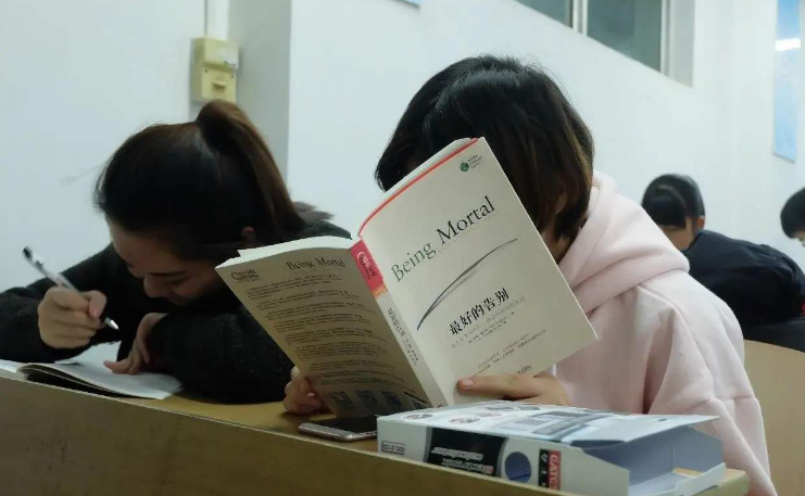 为什么大一要上“晚自习”，大二以后就不用了？过来人告诉你答案