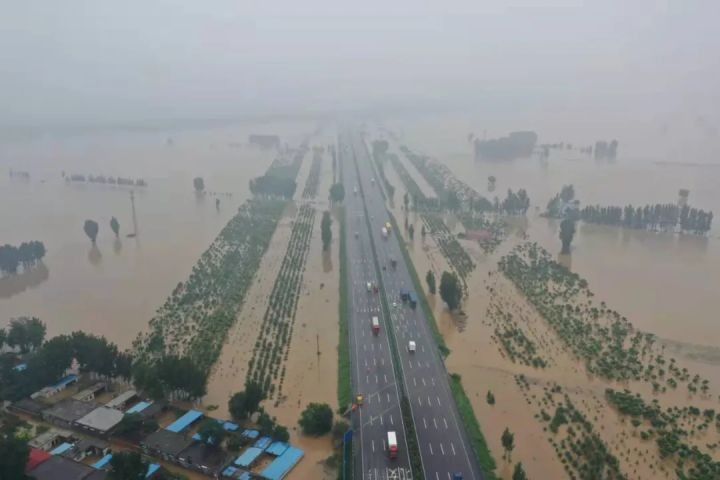 内陆城市河南为何成为降雨中心，台风“烟花”还会带来哪些影响？