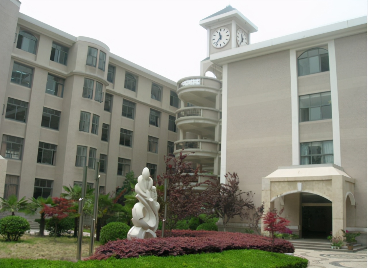 南京的3所“王牌高中”，校内学霸云集，是名牌大学的生源地