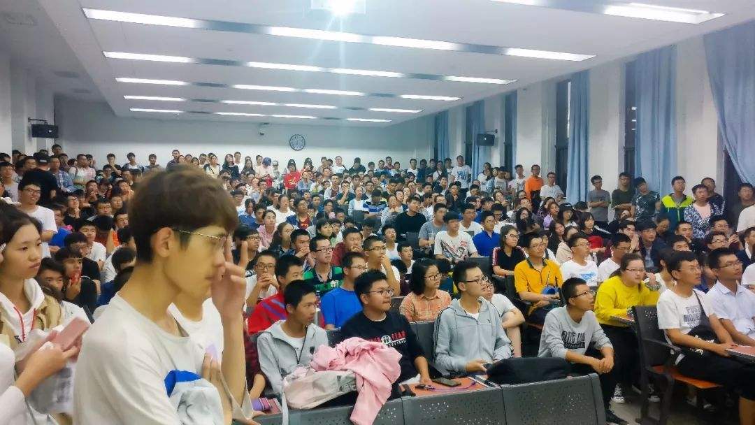 北大今年最小本科生，年仅15岁，高考成绩696分，网友：神童